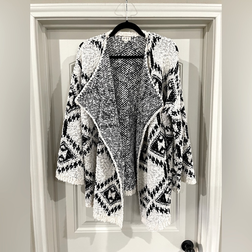 NEW - POL Aztec oversized cardigan (Size Small)